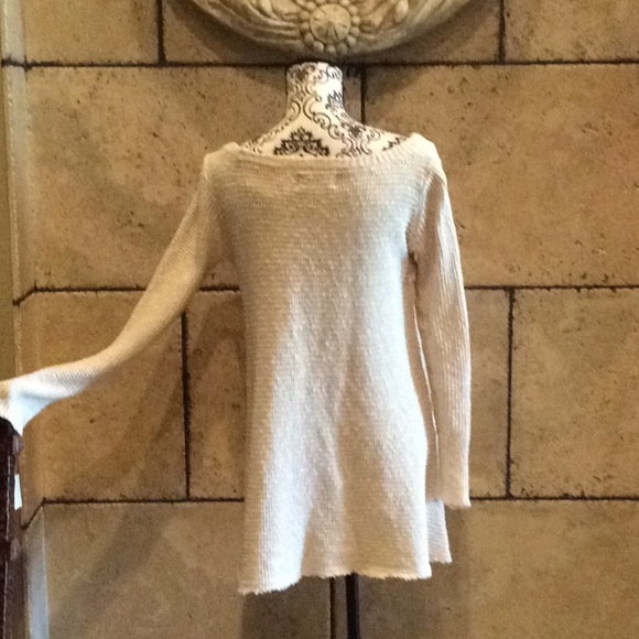 Beautiful long sleeve sweater - Picture 4 of 7